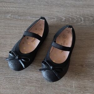 Falls Creek Girls Sparkly Black Flats Dress Shoes With Strap And Bow Size 7